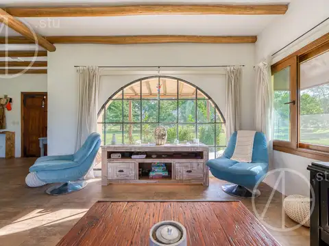 Casa en Venta con 2 cocheras