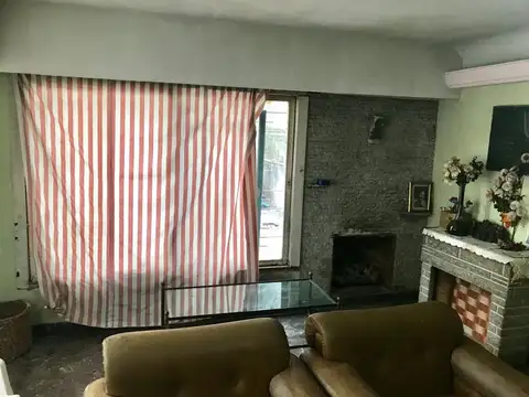 Diomede nº 148 e/Lacamera y Pilar