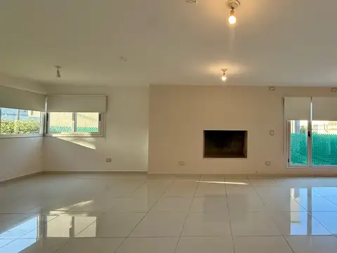 Casa en Venta en La Calera, USD 230.000