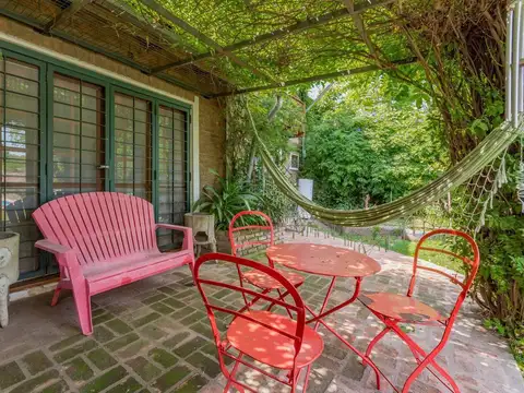 Casa 6 ambientes con 5 baños