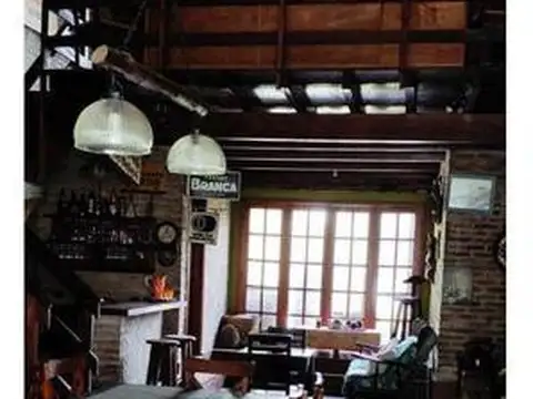 Venta Casa 4 dormitorios con pileta y gran jardin - Fisherton, Rosario