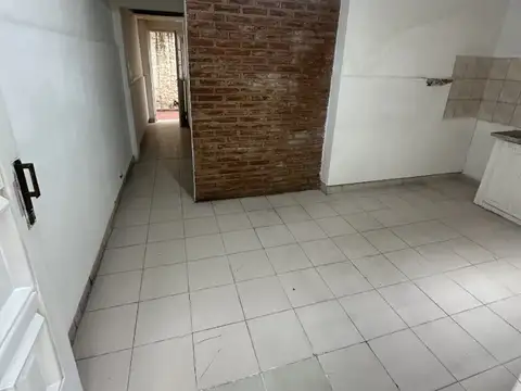 DPTO PH PB 2 AMB. POR PASILLO CON PATIO LAVADERO SIN EXPENSAS