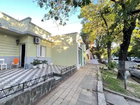 Casa con Depto y Local en zona centro de Colón