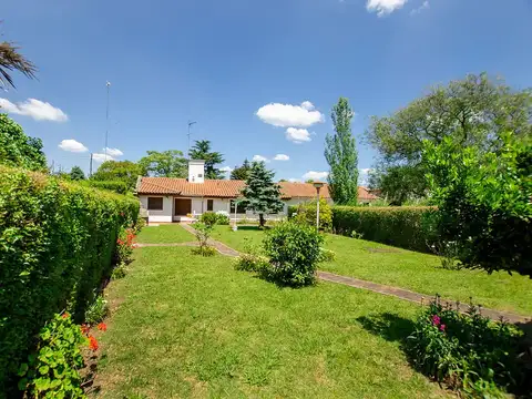CASA EN VENTA CON PARQUE BARRIO UNO EZEIZA