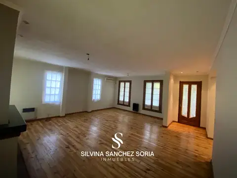 Casa 4 ambientes con 3 baños