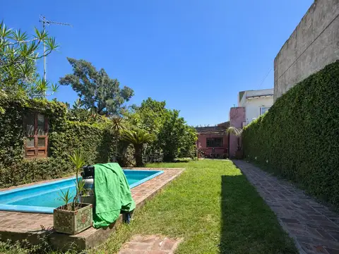 VENTA-Casa en venta de 4 ambientes - Lomas del mirador- ACEPTA PERMUTA