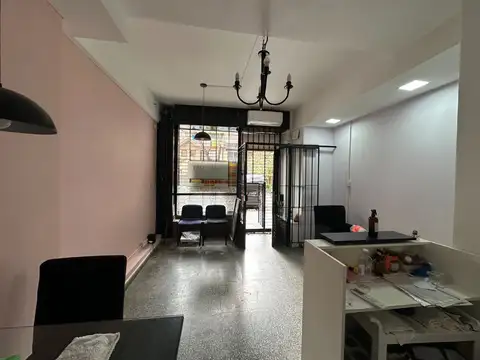 Local en Venta Via Púb.