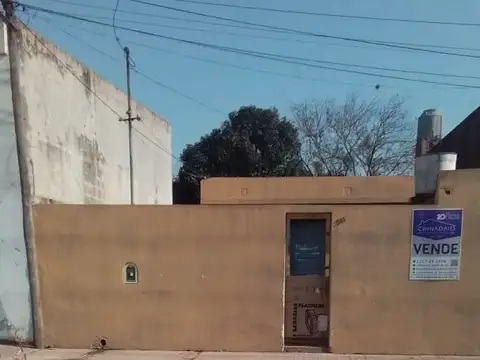 Casa - Venta - Argentina, Lobos - Castelli 200