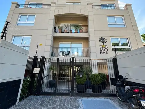 Excelente  Departamento monoambiente con cochera a la venta- Ituzaingó Norte