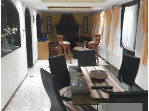 Casa 4 ambientes con 1 baño