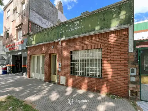 VENTA - Casa 2 dormitorios, con cochera - España y Hospitales, Rosario. APTO CRÉDITO.