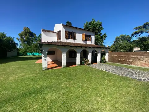 CASA 6 AMBIENTES EN VENTA EN BELLA VISTA