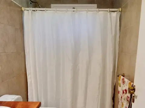 Esplendida casa a 4 cuadras del mar en Carilo