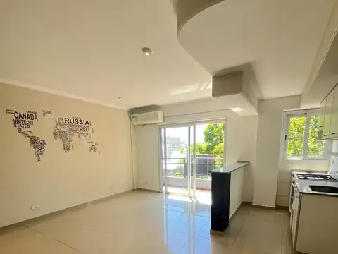 COSQUIN 1200, Piso 1