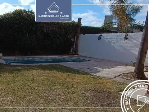 Casa en Venta con 2 cocheras