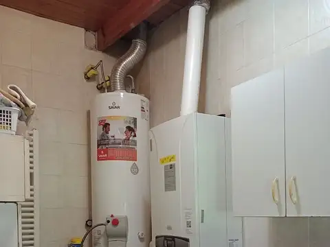 Casa 6 ambientes con 2 baños