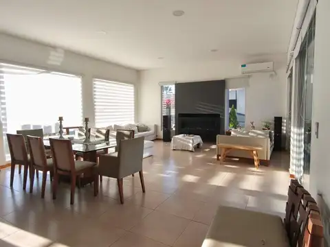 Casa en Venta de 5 dormitorios