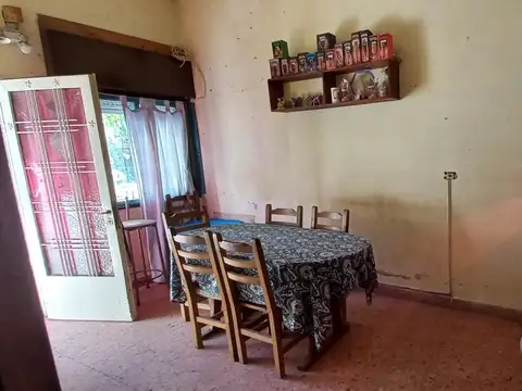 Casa 3 ambientes con 1 baño