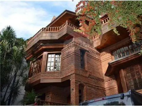 Casa en Venta con 4 cocheras