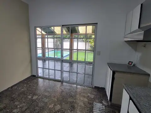 Casa 3 ambientes con 1 baño