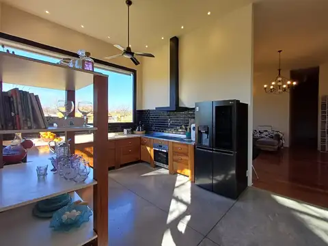 Casa 7 ambientes con 3 baños