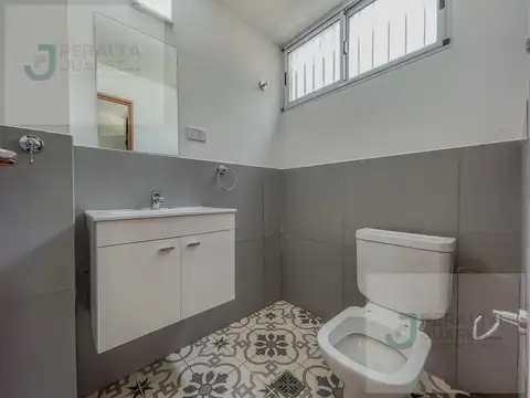 Casa 4 ambientes con 2 baños