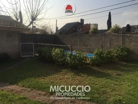 Casa en Venta con 2 cocheras