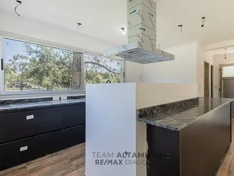 CASA EN ALQUILER EN MIRALAGOS