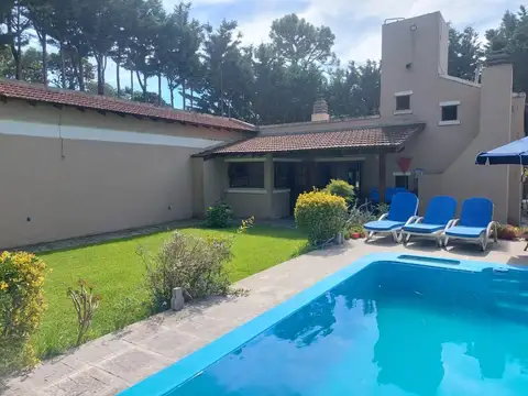 Casa 5 ambientes con 3 baños