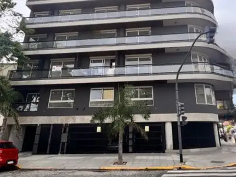 2 AMBIENTES AMPLIOS 50 M2 CON BALCON AL FRENTE