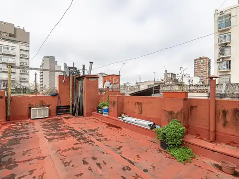 300m2. A RECICLAR- Ph. c/TERRAZA+Espacio Aéreo-POTENCIAL.