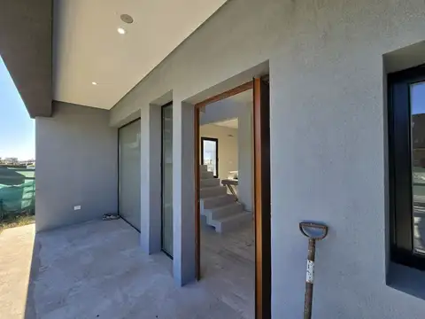 Casa en Venta en Countries y Barrios Cerrados en Berazategui, USD 335.000