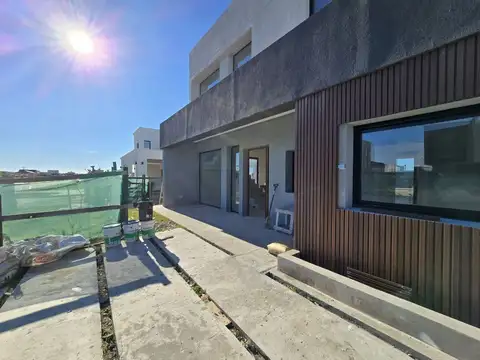 CASA 5 AMBIENTES EN VENTA HUDSON SEBASTIAN GABOTO