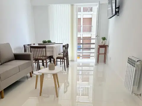 Venta Amplio Departamento 3 ambientes. Balcón al Frente. Zona centro