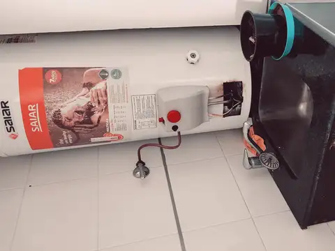 SEMIPISO DE 3 AMB EXTERNO. BALCON Y COCHERA PRIVADA