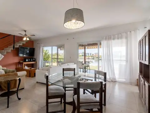 CASA EN VENTA - EL CANTON