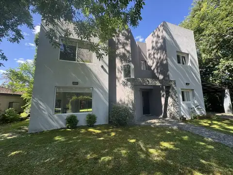 CASA VENTA CLUB EL CARMEN 5 AMBIENTES-BERAZATEGUI