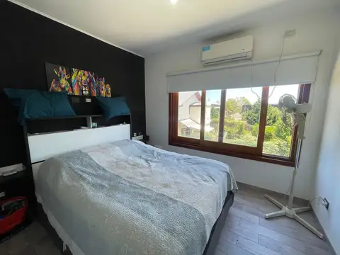 Casa en Venta con 4 cocheras