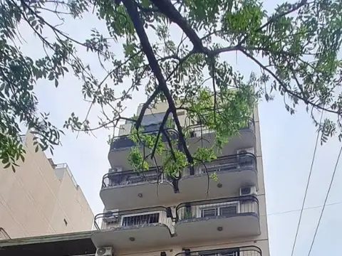 Joaquín V. González 2100, Piso 8