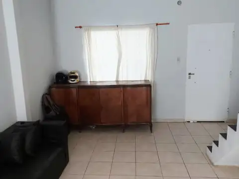 Casa 7 ambientes con 3 baños