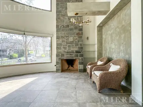 Casa 6 ambientes con 3 baños