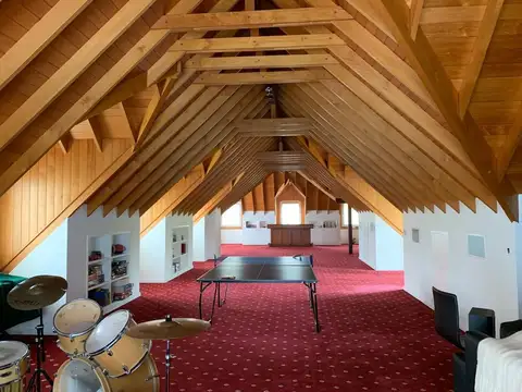 Casa en Venta con 3 cocheras