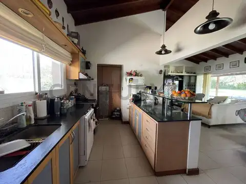 Casa en Venta en Villa Elisa, USD 280.000