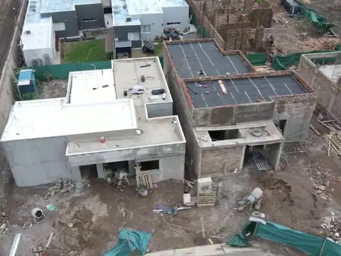 Casa 3 ambientes con 2 baños