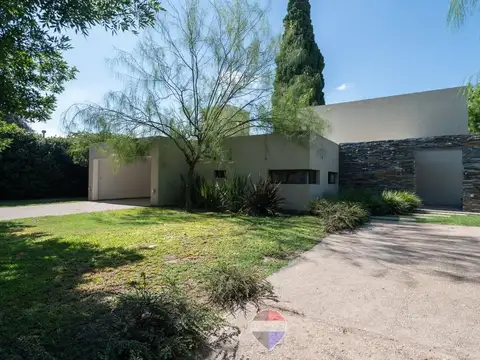 VENTA CASA 3 DORM C/PILETA FINCAS DEL SUR 2 CBA