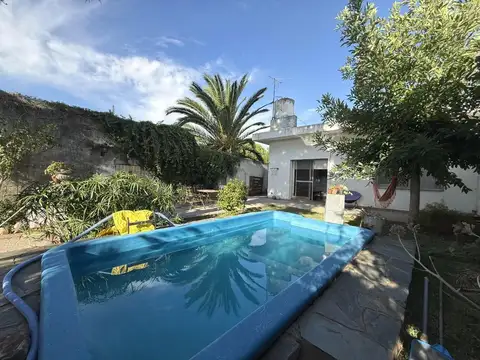 CASA 4 AMBIENTES EN VENTA EN CASTELAR NORTE PARQUE SAYAGO