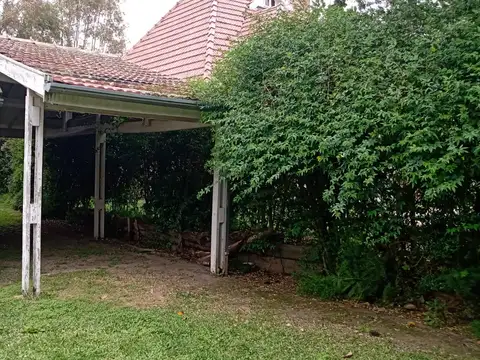 Casa 6 ambientes con 2 baños