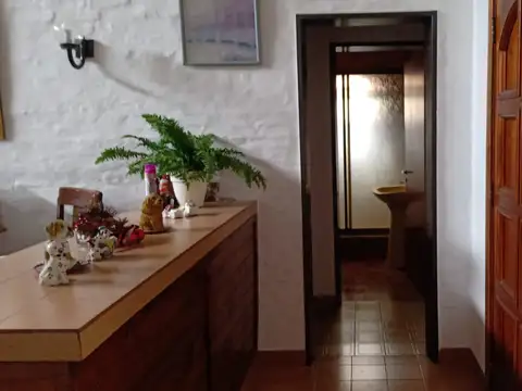 EN VENTA:  DOS  PLANTAS - 3 DORMITORIOS (UNO EN SUITE)  - PLAY - QUINCHO -PISCINA