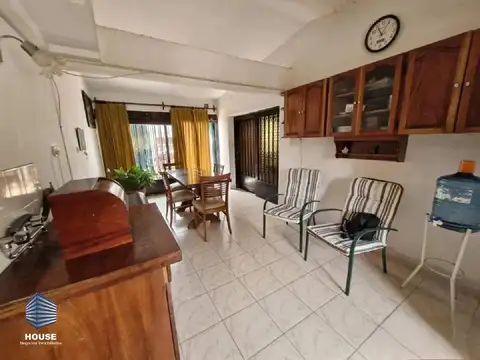 Casa 4 ambientes con 1 baño