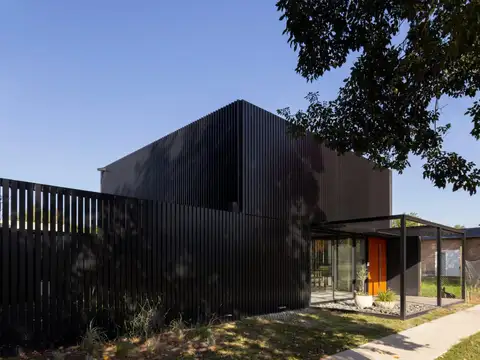 Casa 3 ambientes con 2 baños